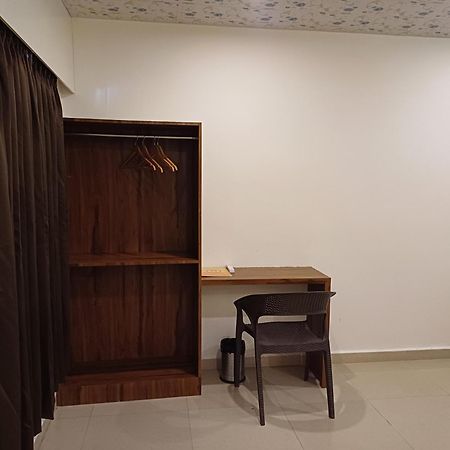 Vits Daman Devka Beach Экстерьер фото