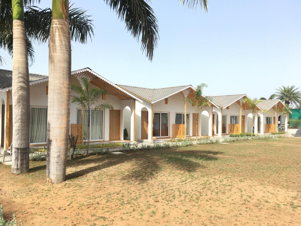 Vits Daman Devka Beach Экстерьер фото