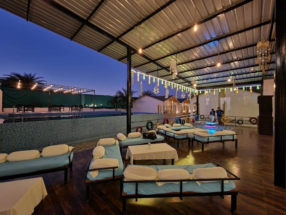 Vits Daman Devka Beach Экстерьер фото
