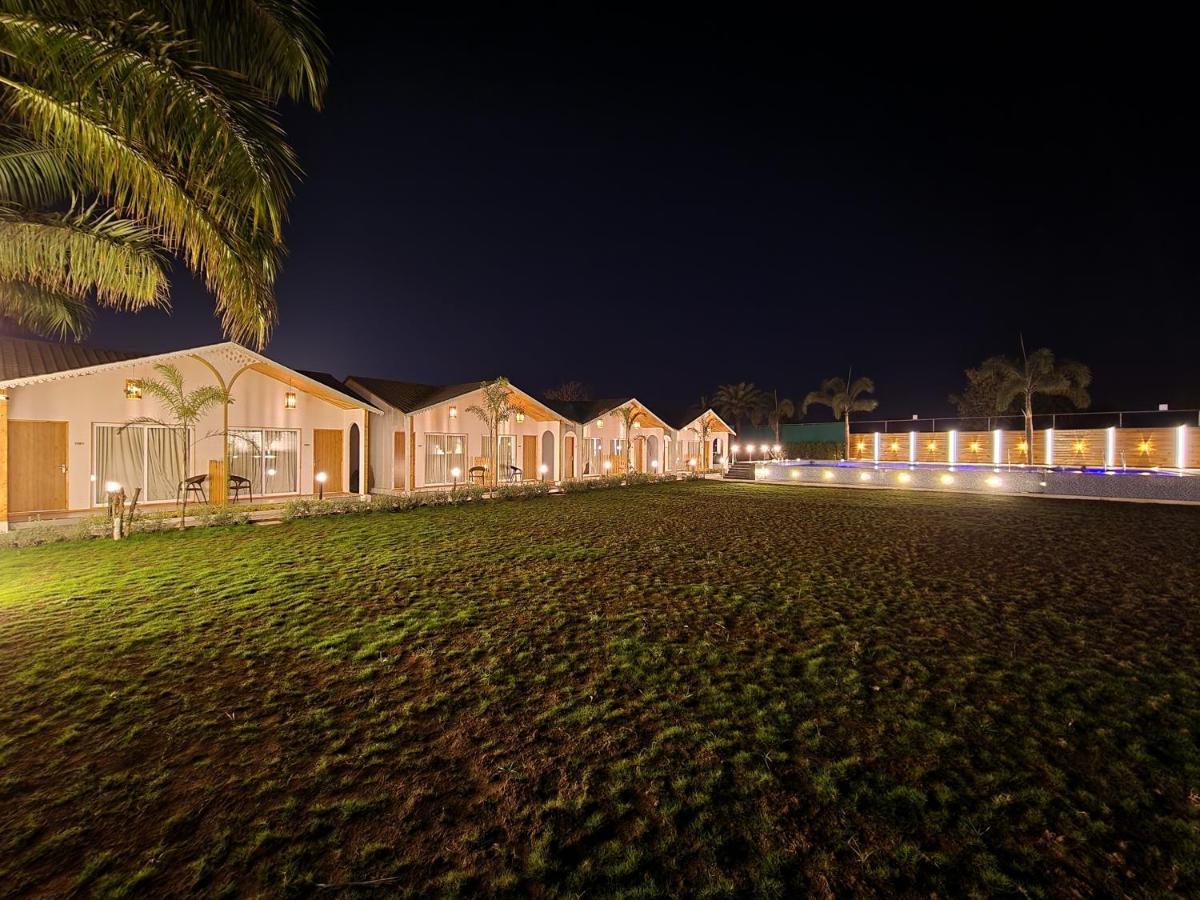 Vits Daman Devka Beach Экстерьер фото