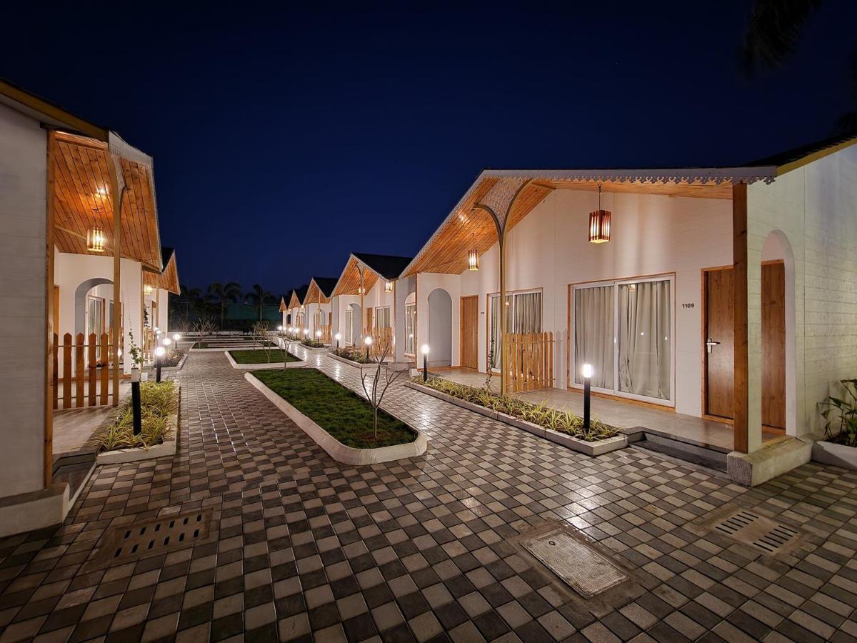 Vits Daman Devka Beach Экстерьер фото