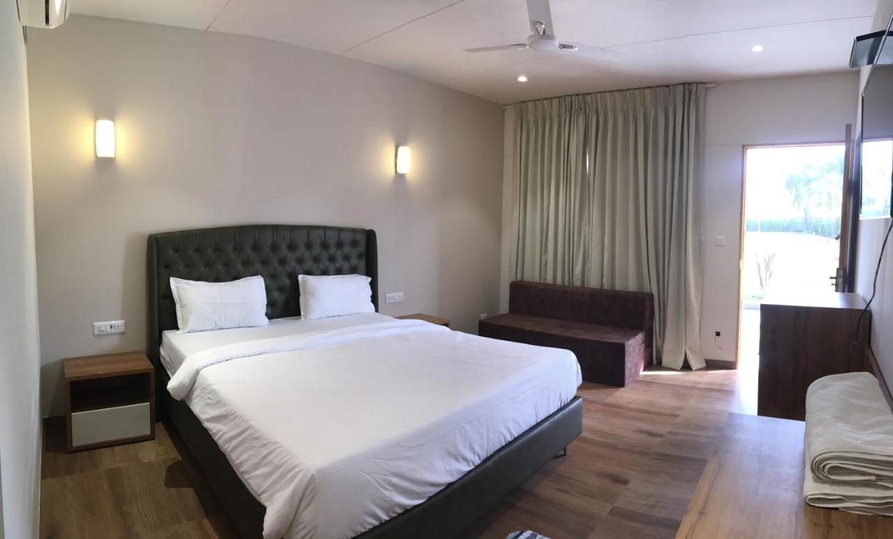 Vits Daman Devka Beach Экстерьер фото