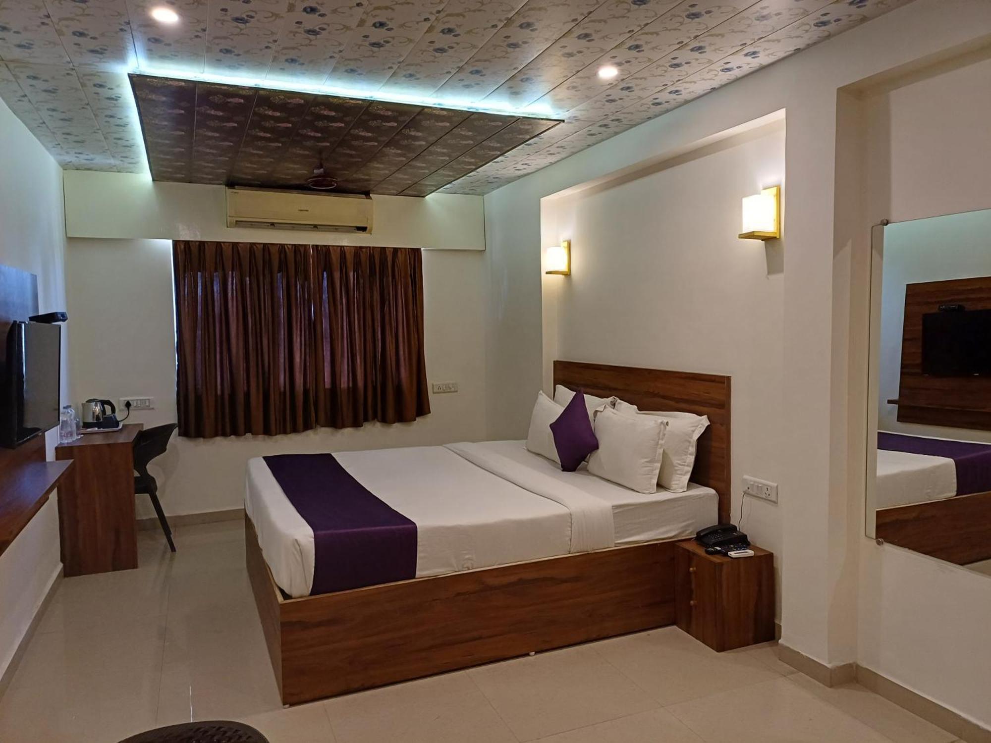 Vits Daman Devka Beach Экстерьер фото