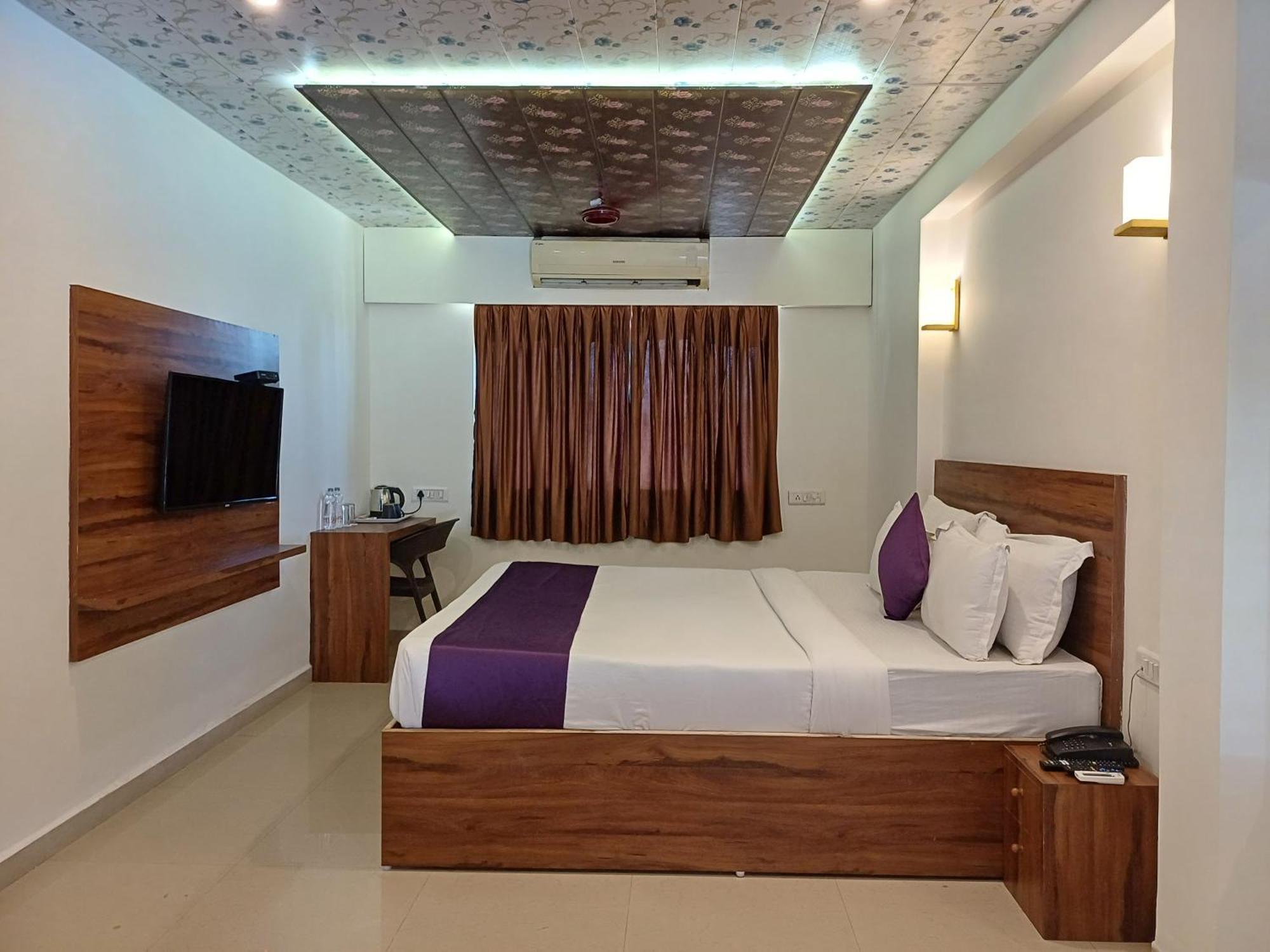 Vits Daman Devka Beach Экстерьер фото