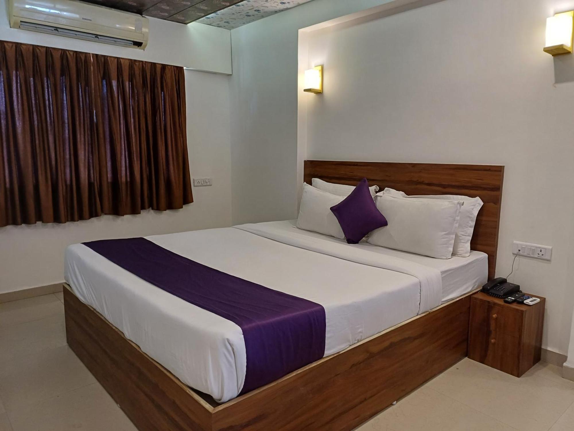 Vits Daman Devka Beach Экстерьер фото