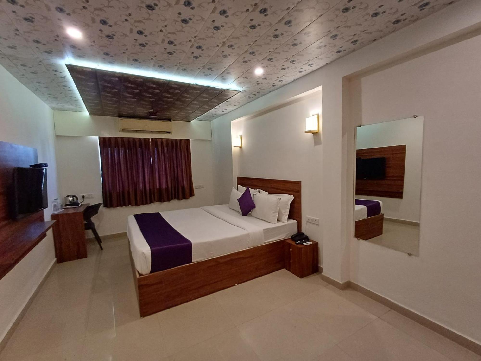 Vits Daman Devka Beach Экстерьер фото
